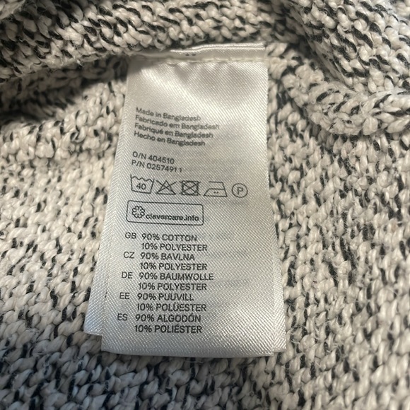 Cozy Knit Sweater in Cream and Gray - Picture 6 of 9